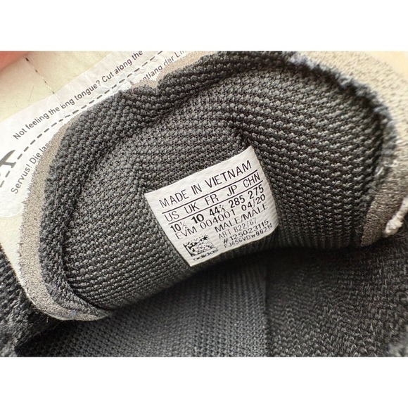 Adidas Sneakers Busenitz
Skateboarding Sneakers Black And White size 10 1/2 - Picture 9 of 9